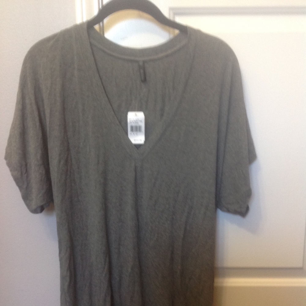 Gray v-neck t-shirt
